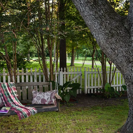 White Oak Manor Bed And Breakfast (Adults Only)-3
